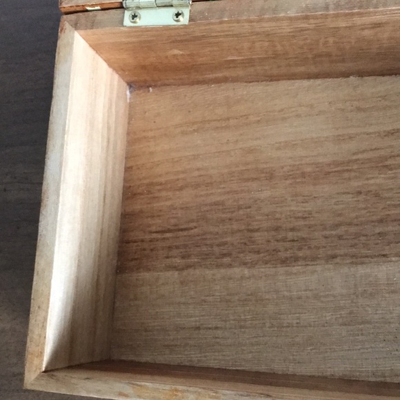 Wooden handcrafted fluid flow box - Picture 6 of 13